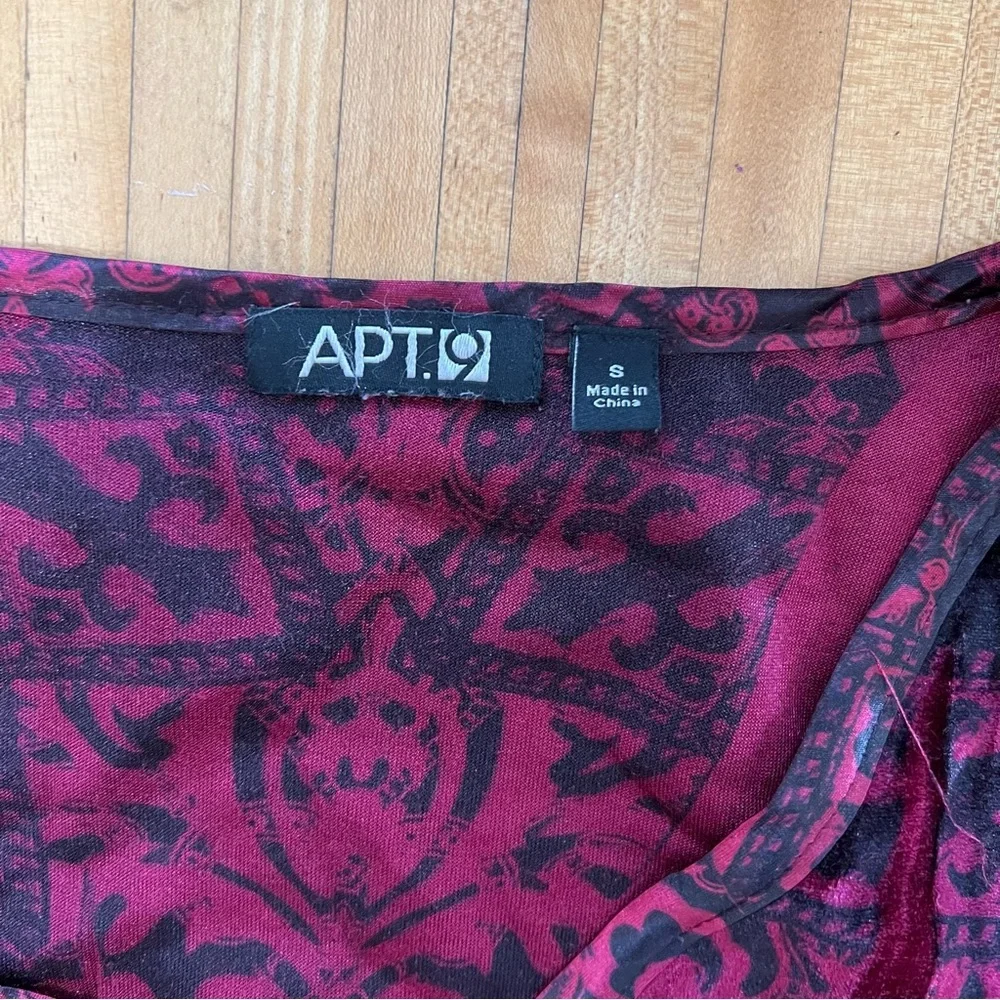Apt. 9 Women’s Crushed Velvet Tunic Blouse - Red/Black